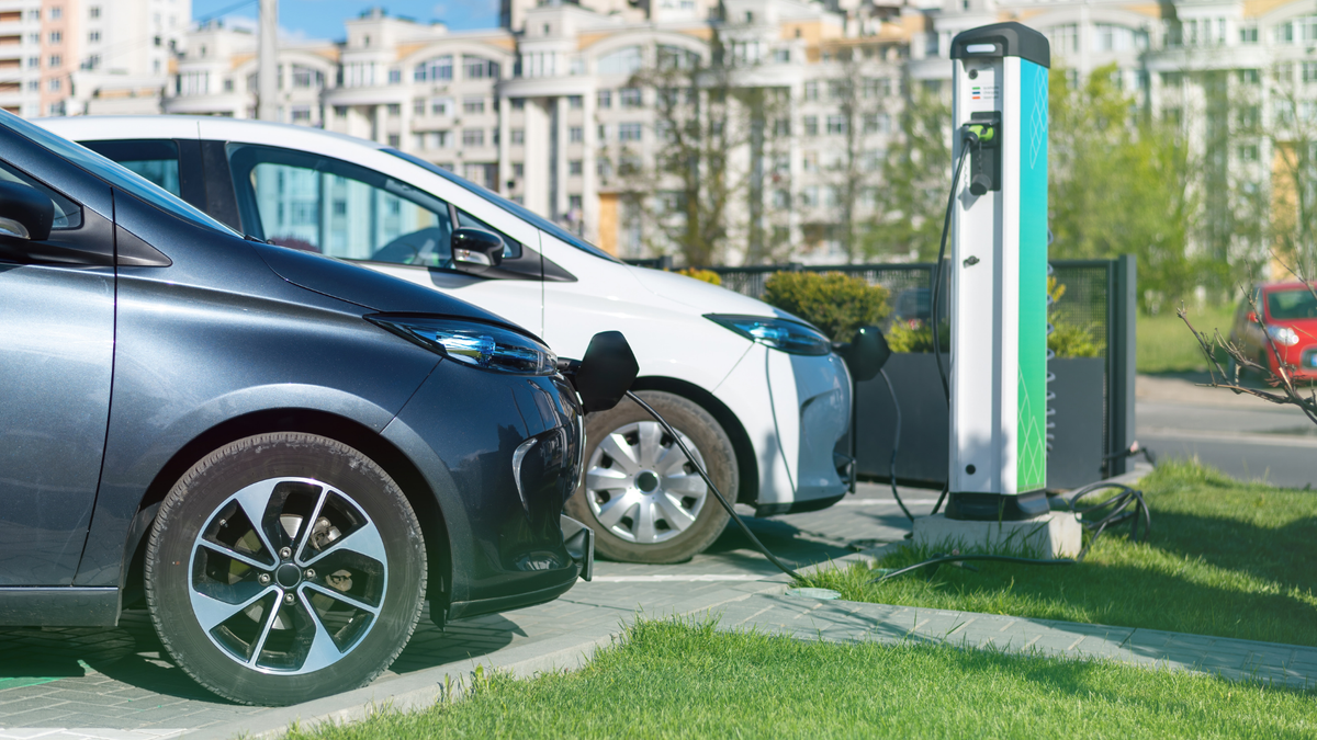 Surge in Electric Vehicles and Charging Stations in Poland Marks 2024 Milestone